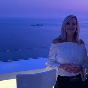 Meet your Posher, Deborah